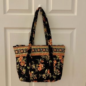 Quilted Tote with Zipper.